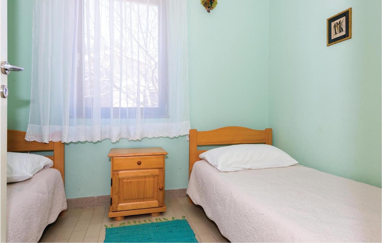 Beautiful Apartment In Rogoznica With Wifi Exteriér fotografie